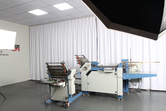 Máquina plegable de papel automática 380V del doblez cruzado para la fabricación del folleto