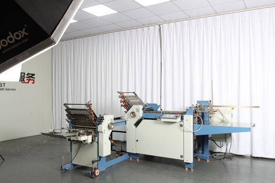 máquina del plegamiento de 380V A3, carpeta de papel comercial con el alimentador del alto rendimiento