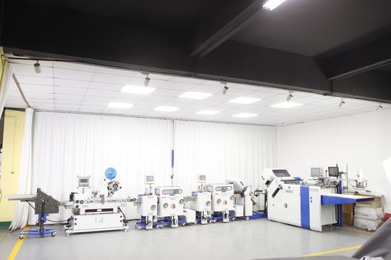Máquina de plegado y etiquetado de folletos farmacéuticos de alta velocidad 480/600 mm ancho exterior