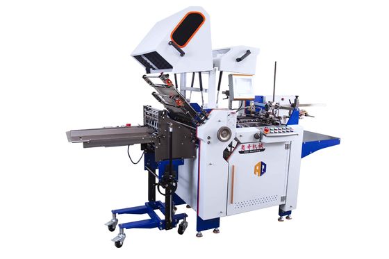 Máquina de plegado de papel eficiente ancho 480 * 750mm Tamaño folletos de hoja de papel carpeta con apilador
